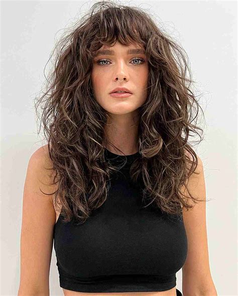 long wavy hairstyles with bangs